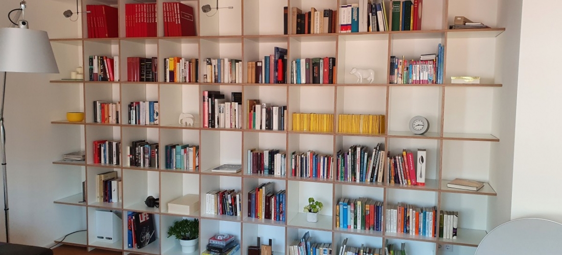 offenes Bücherregal